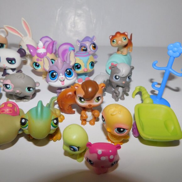 Lot 27 LPS Littlest Pet Shop Figures Turtle Frog Panda Skunk Bunny Deer Lizard - Picture 3 of 9